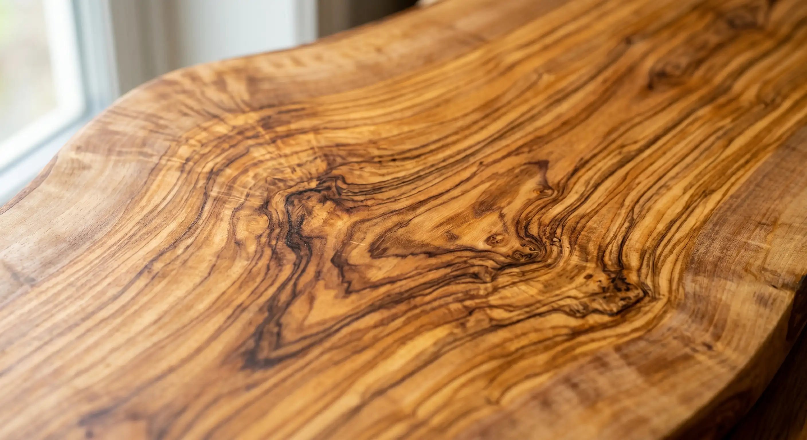 Legno d'Ulivo: Caratteristiche, Significato e Perché Ogni Pezzo è Unico