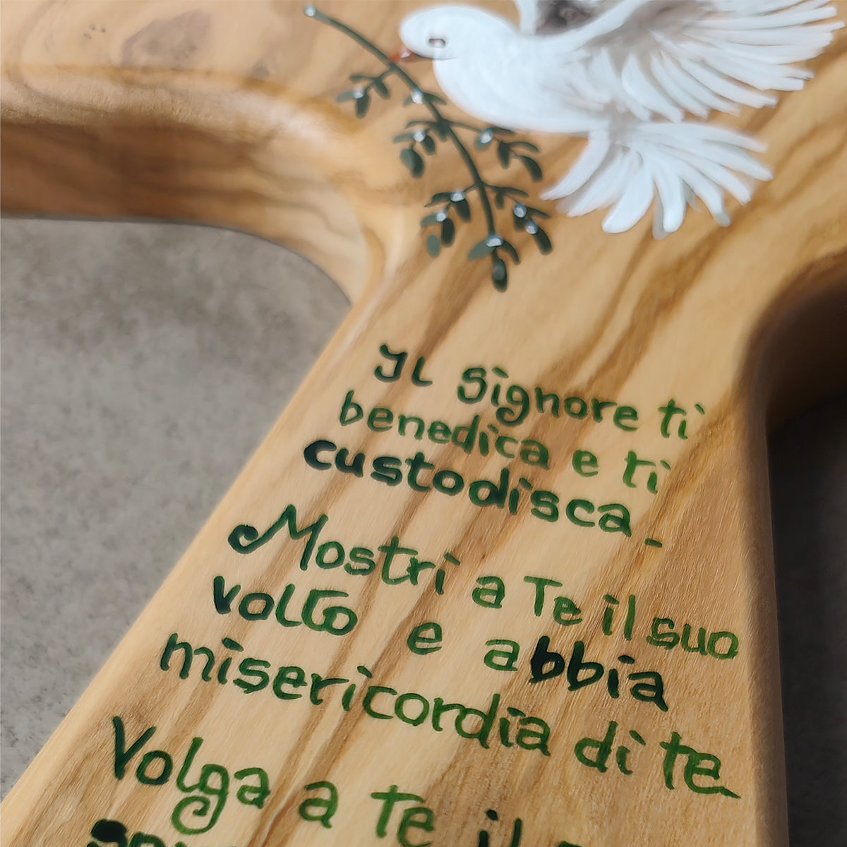 Tau della Benedizione di San Francesco dipinta a mano su legno di olivo