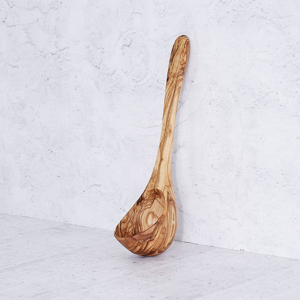 Mestolo "antica Roma" in legno di olivo