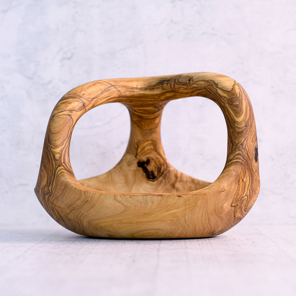 Cestino in legno di olivo con manico