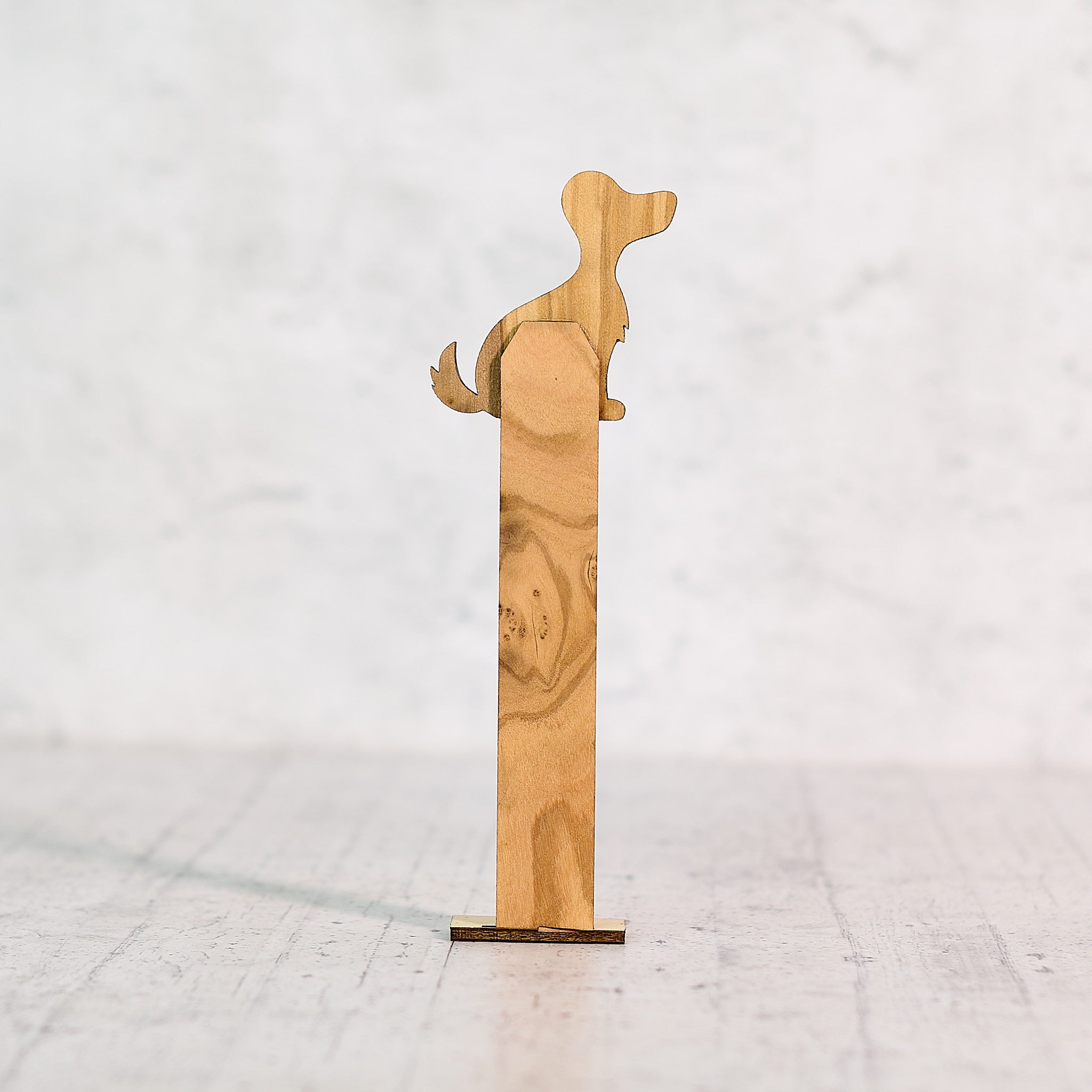 Cane segnalibro in legno di olivo