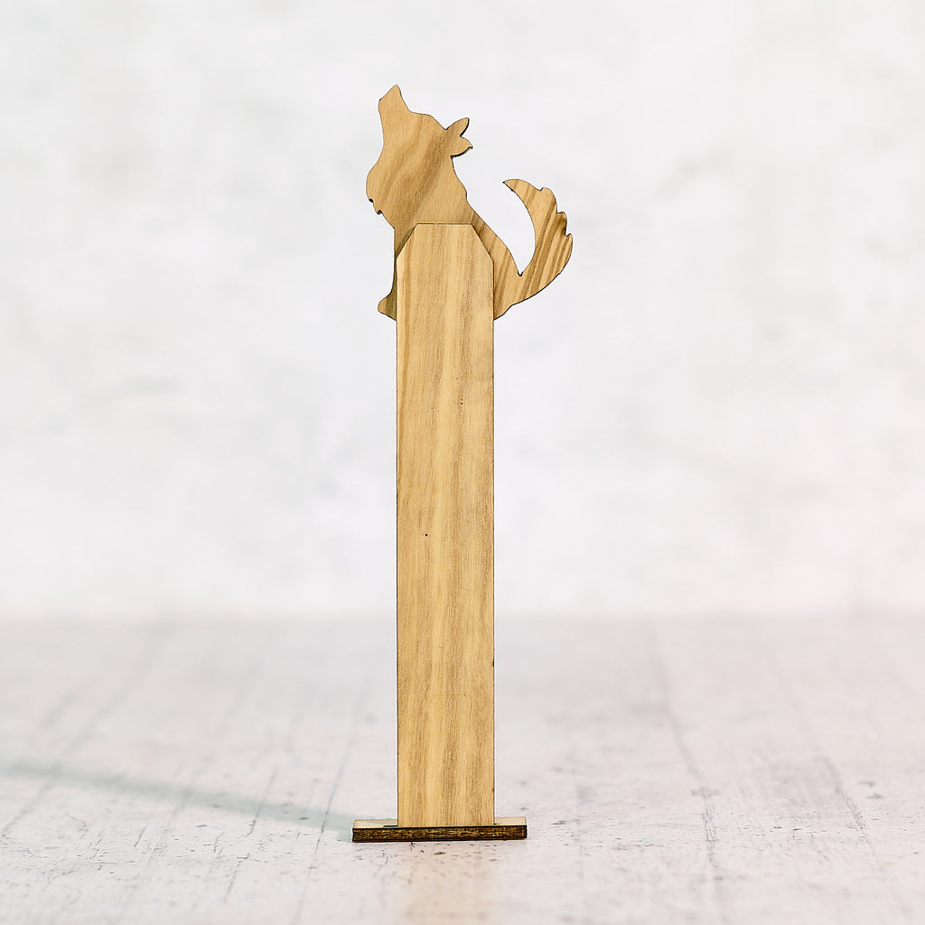Lupo segnalibro in legno di olivo