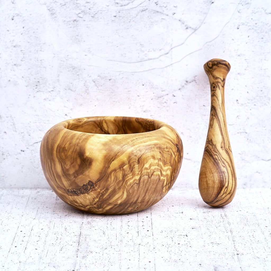 Mortaio bombato in legno di olivo