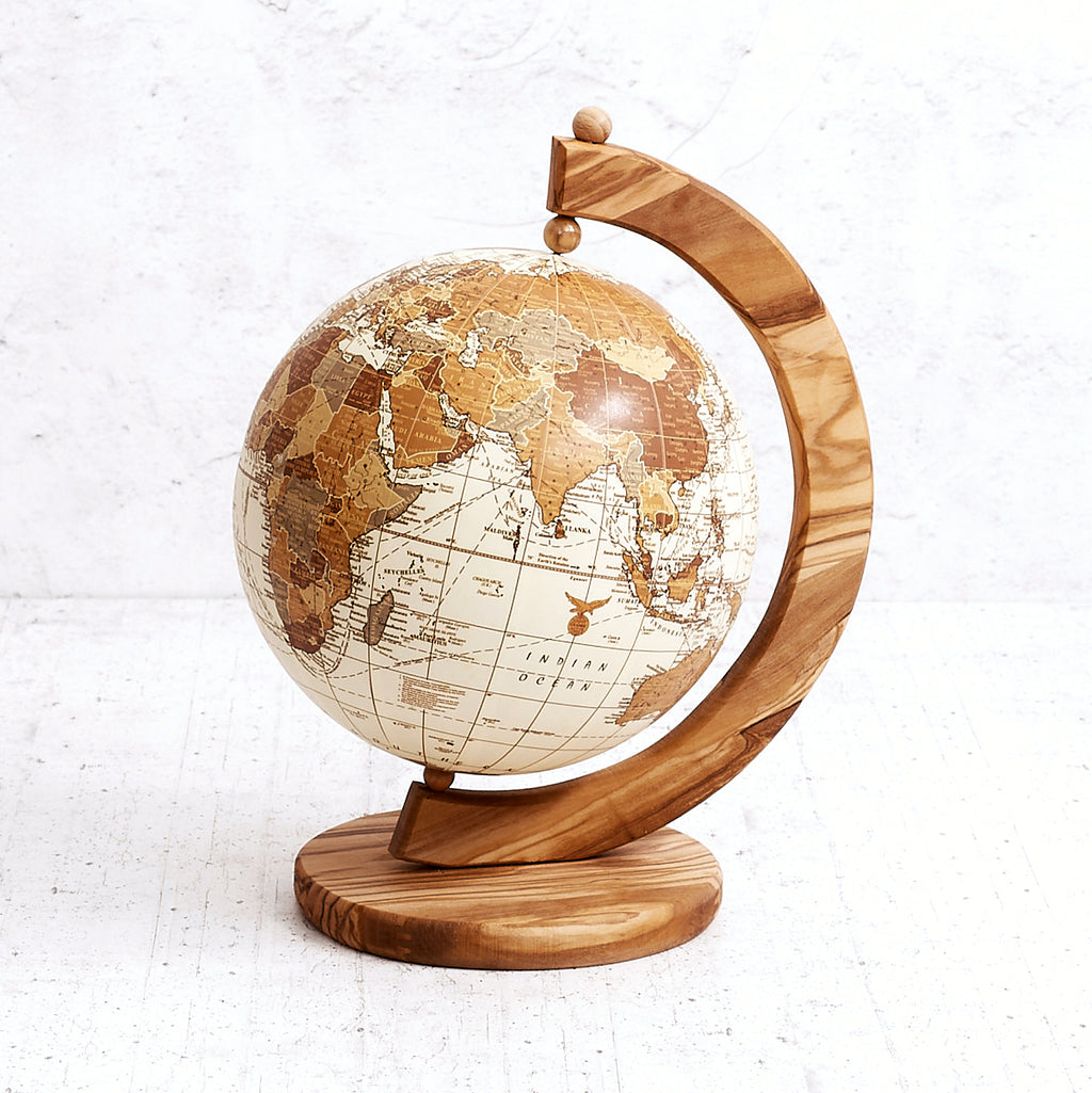 Mappamondo in legno di olivo