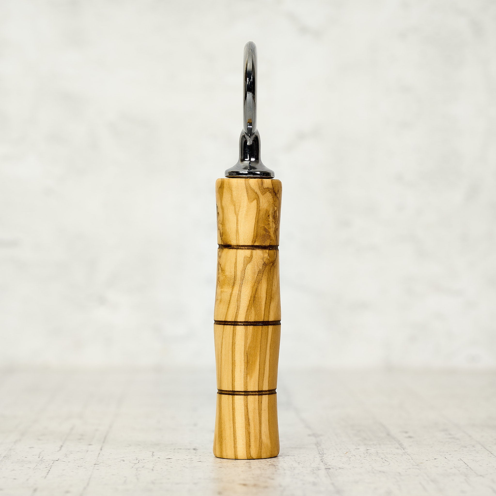 Apribottiglie con manico in legno di ulivo