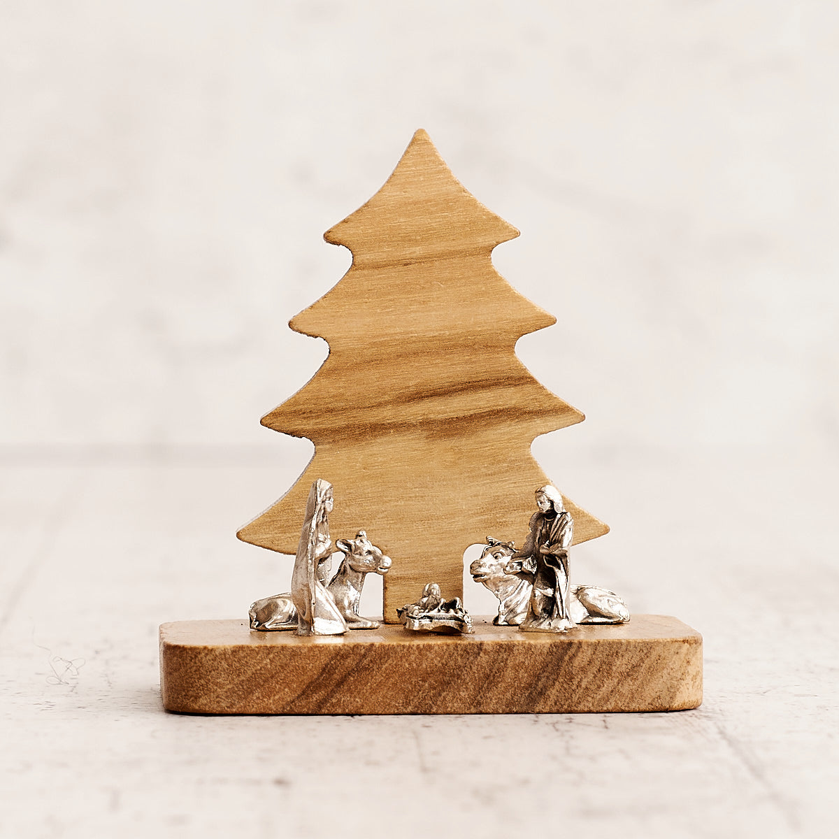 Il poverello - presepe in legno di ulivo