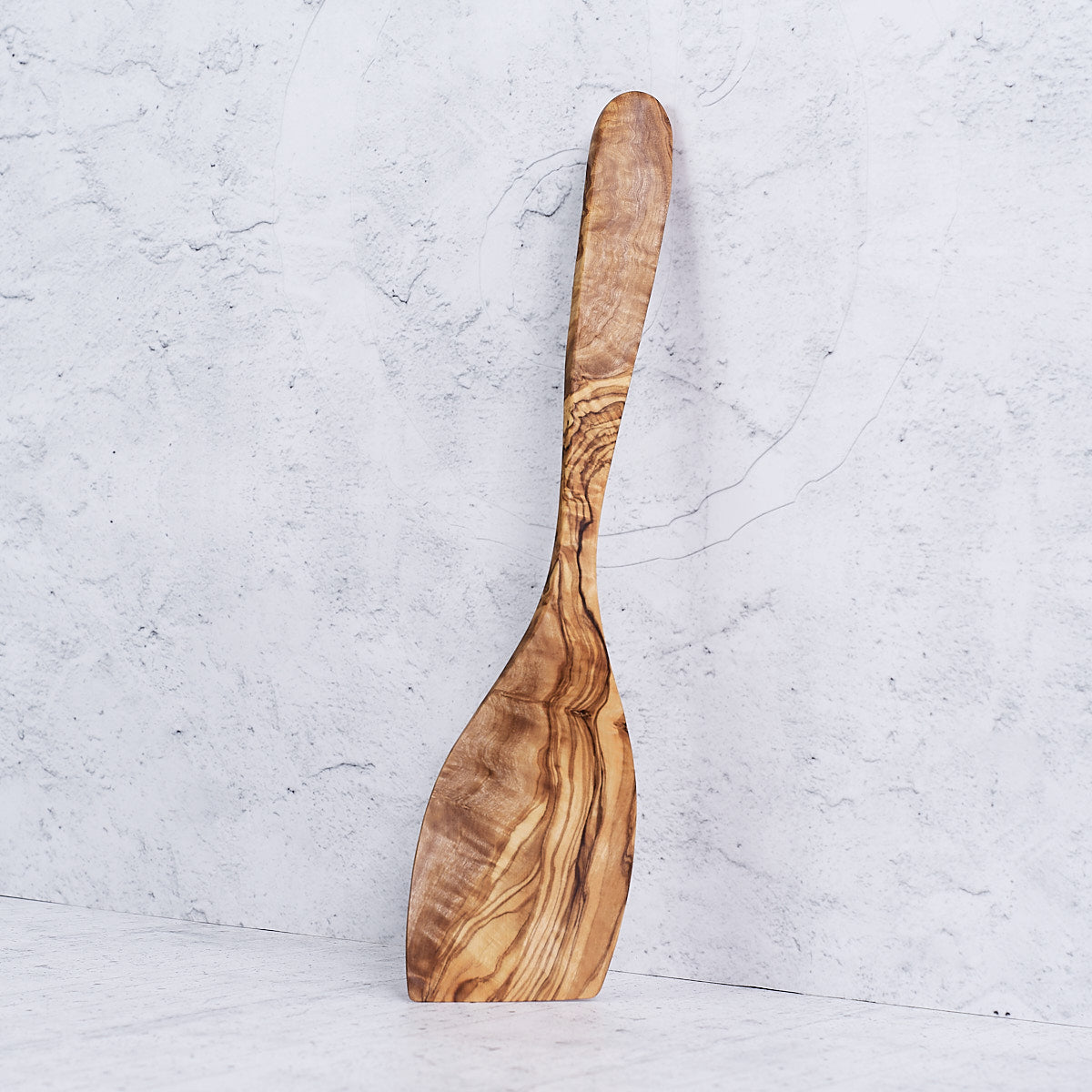 Spatola sagomata in legno di olivo