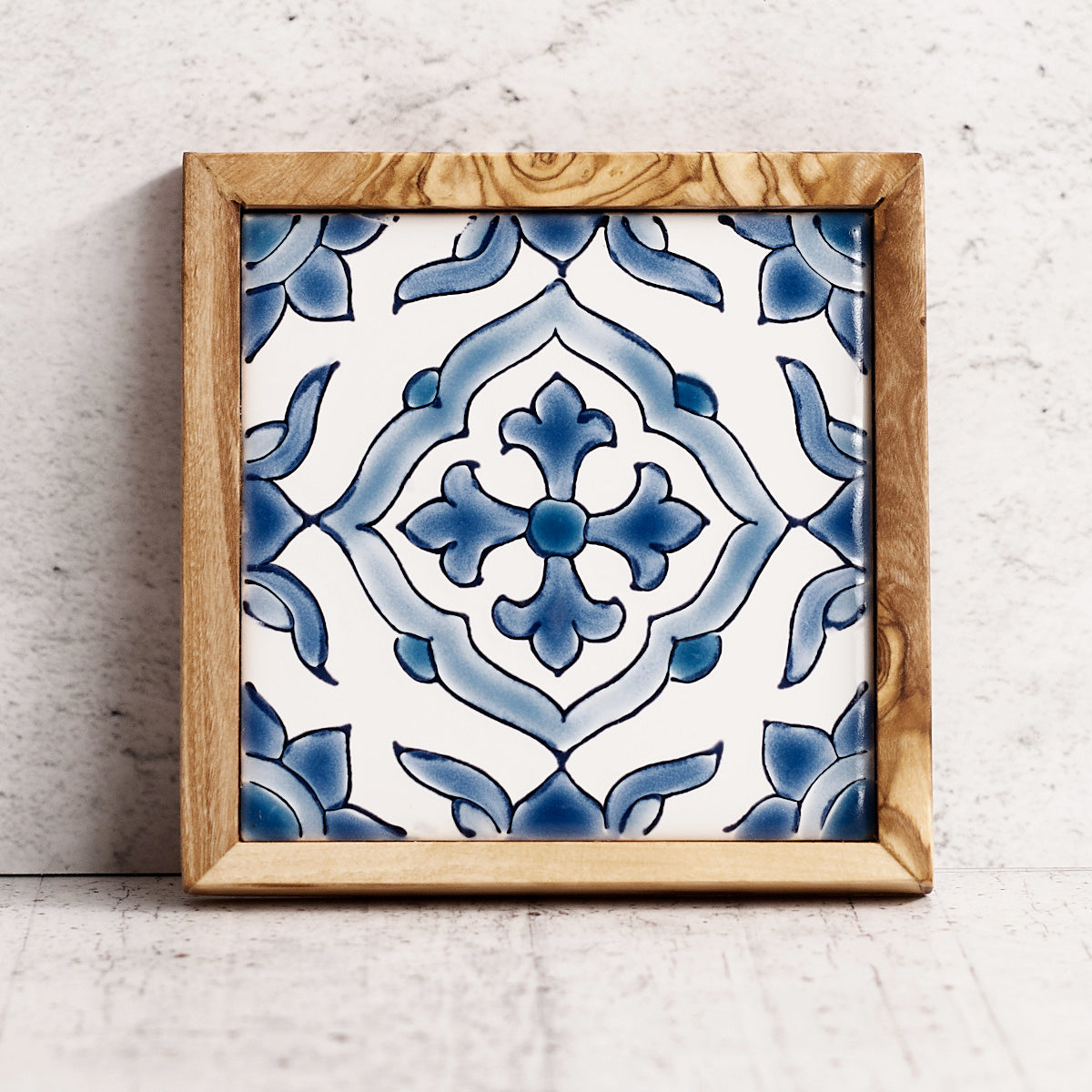 Sottobottiglia in legno di olivo e ceramica