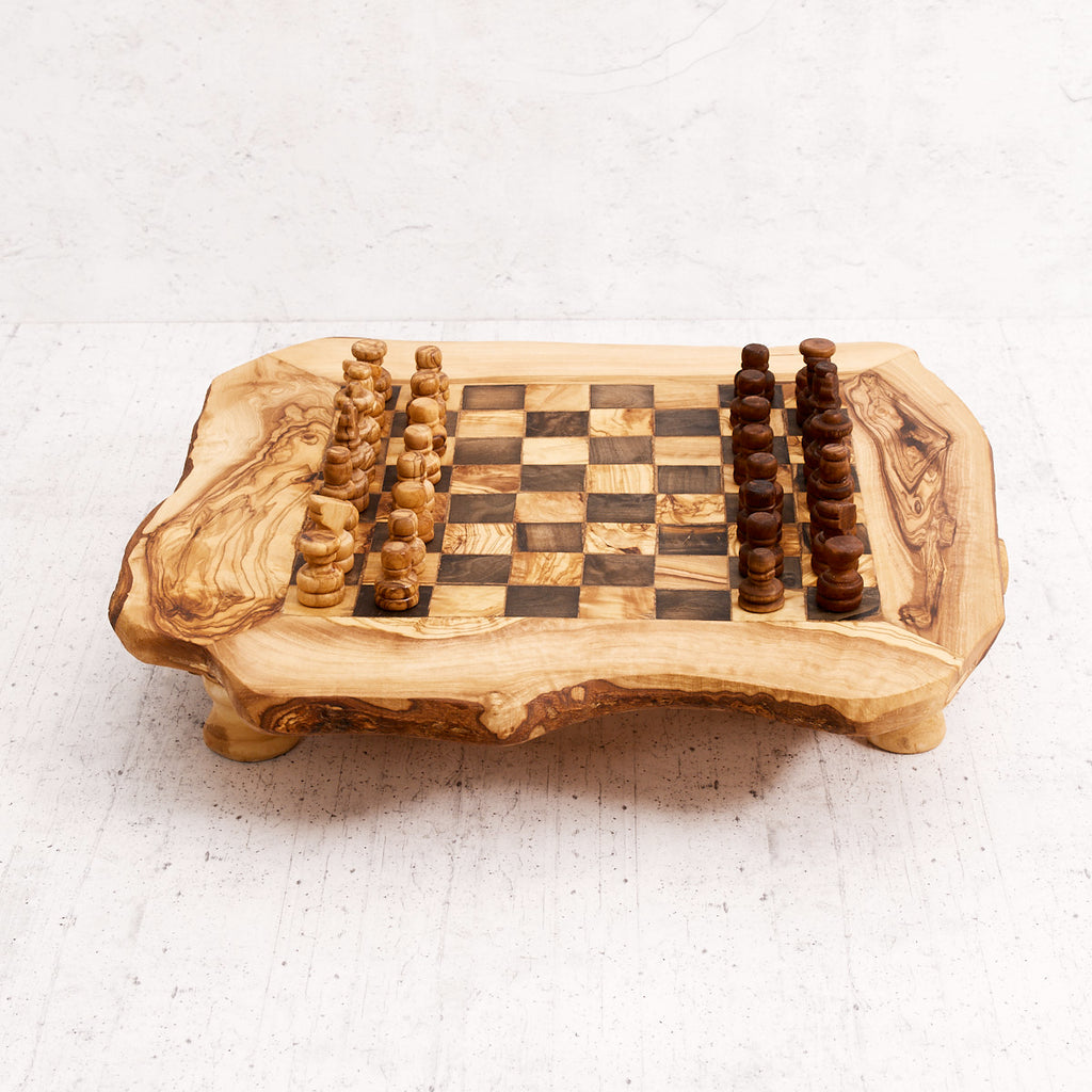 Scacchiera rustica in legno d’ulivo con cassetti