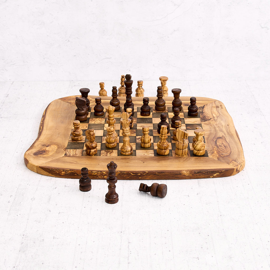 Scacchiera rustica in legno di ulivo