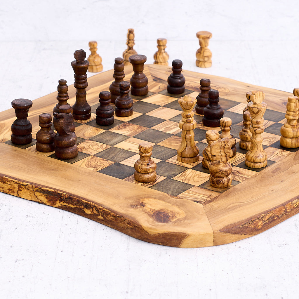 Scacchiera rustica in legno di ulivo
