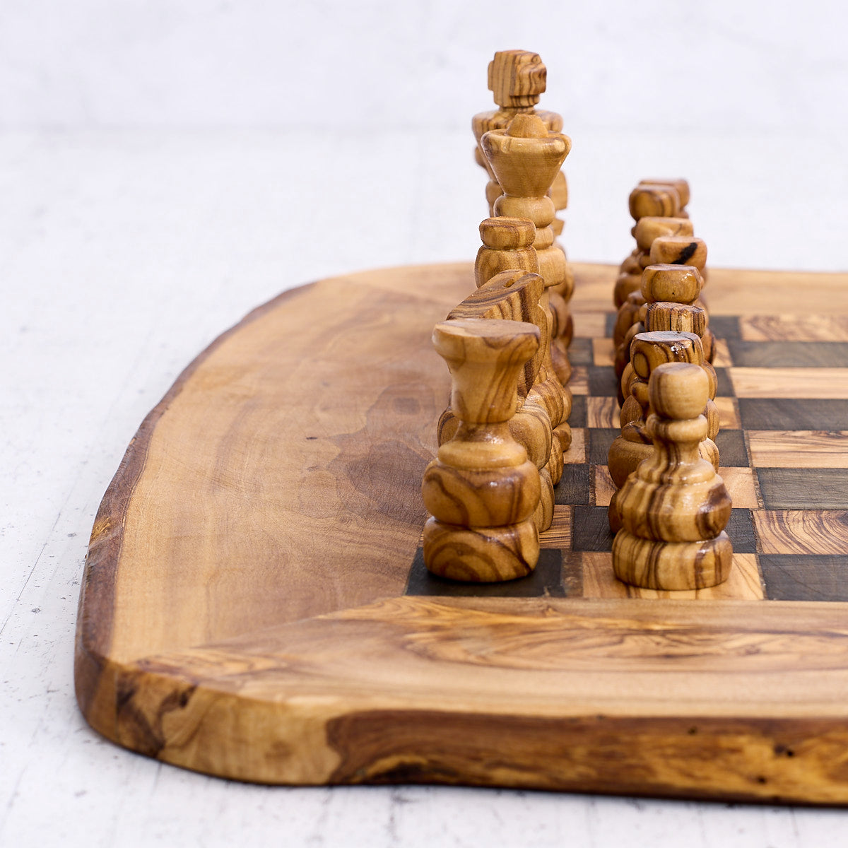 Scacchiera rustica in legno di ulivo