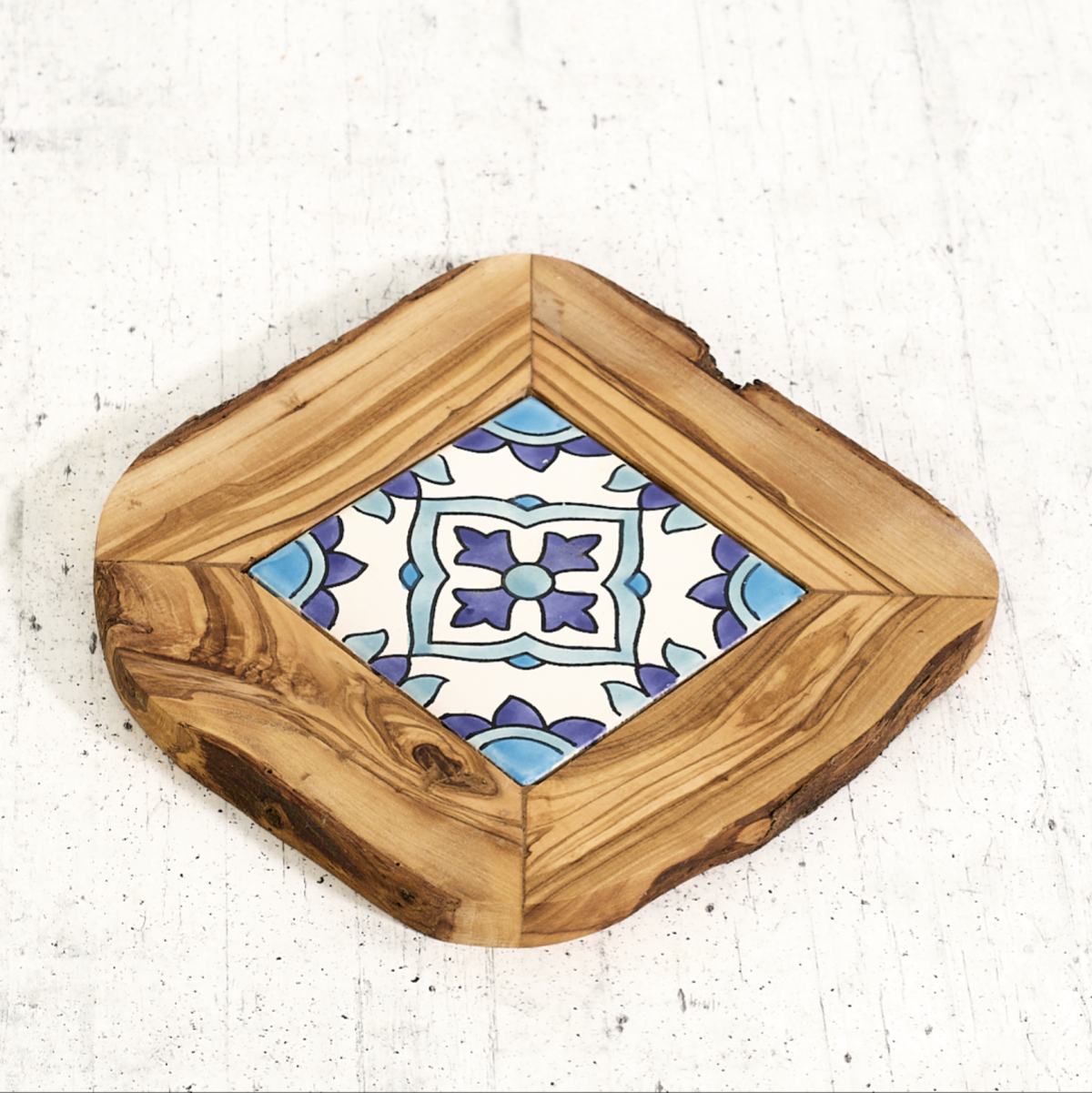Sotto pentola rustico in ceramica e legno di ulivo