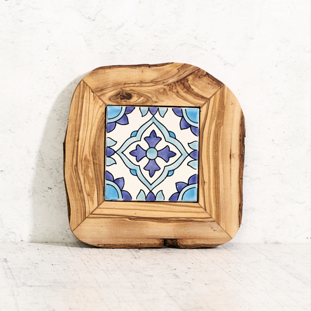 Sotto pentola rustico in ceramica e legno di ulivo