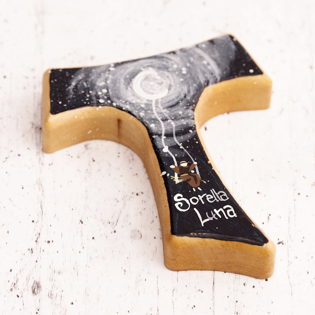 Tau sorella luna dipinto a mano su legno di olivo