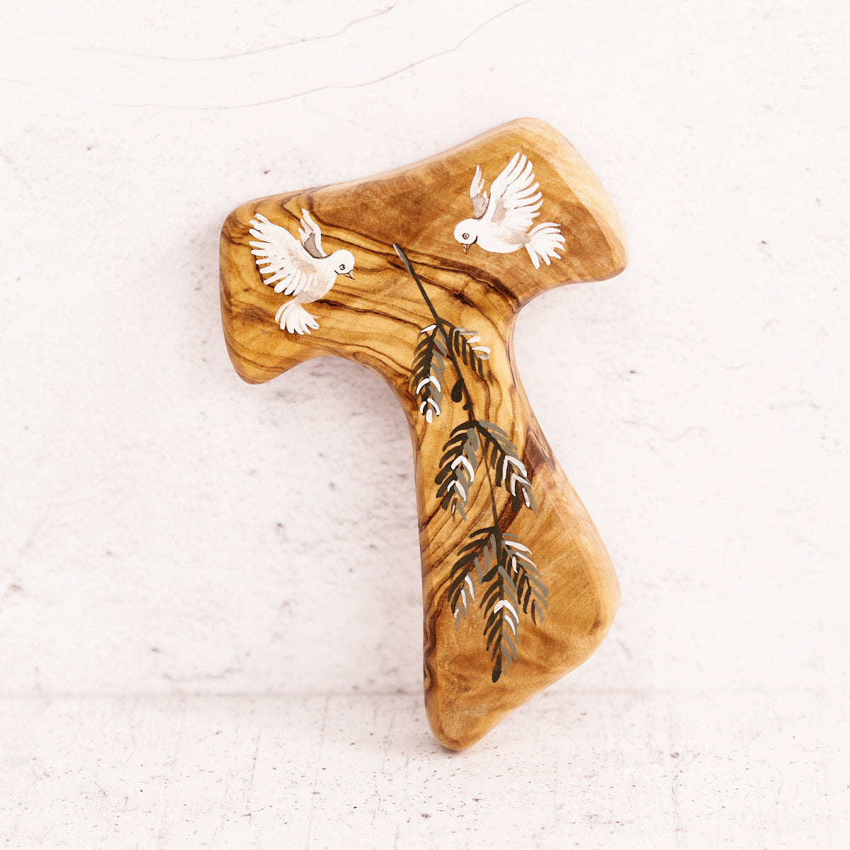 Tau colombe della pace dipinto a mano su legno di olivo