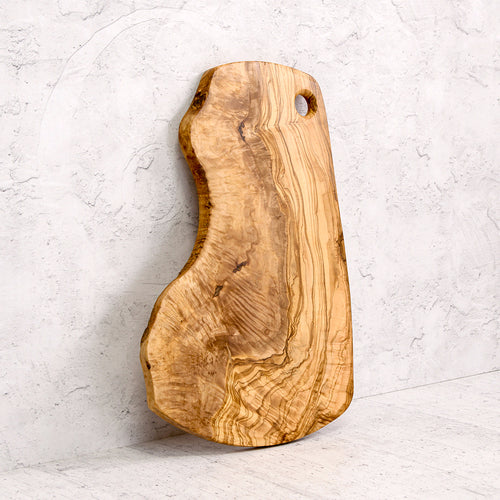 Tagliere irregolare rustico in legno di olivo