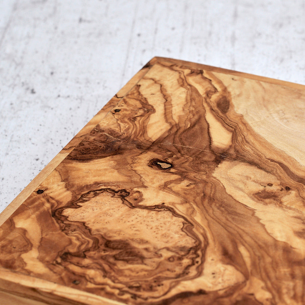 Taglia pane in legno di olivo