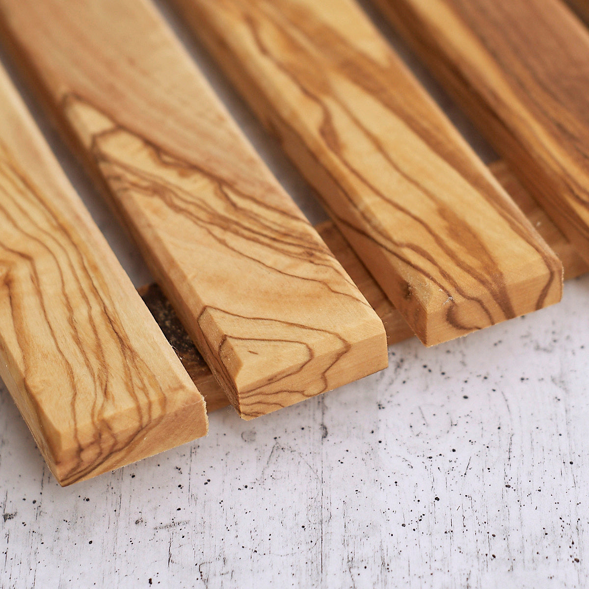 Taglia pane in legno di olivo
