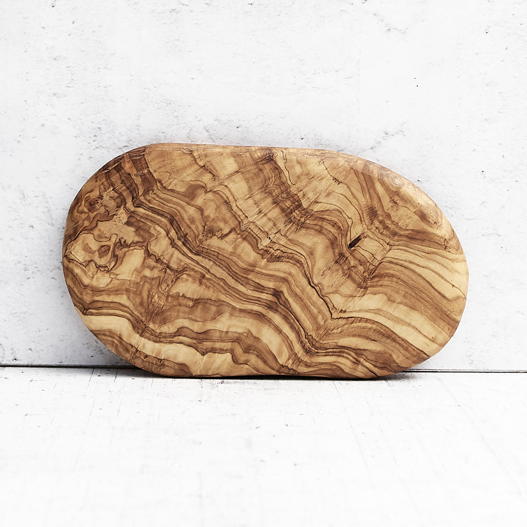 Tagliere moderno in legno di olivo