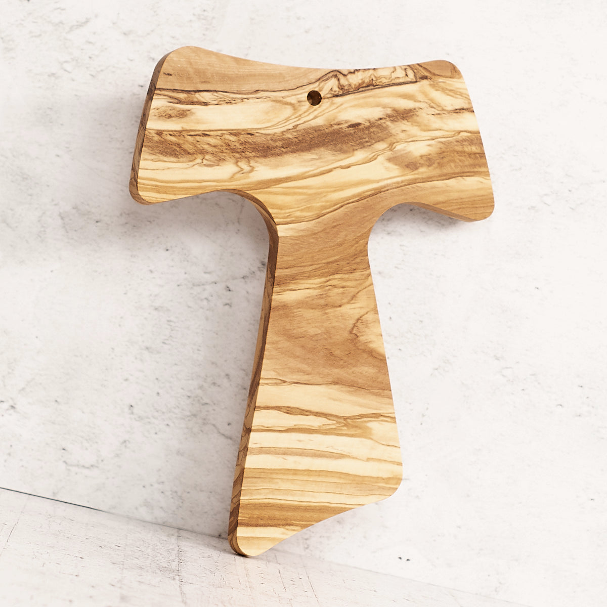 Tau in legno di olivo con corpo di Cristo