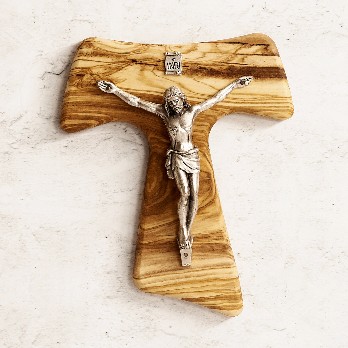 Tau in legno di olivo con corpo di Cristo