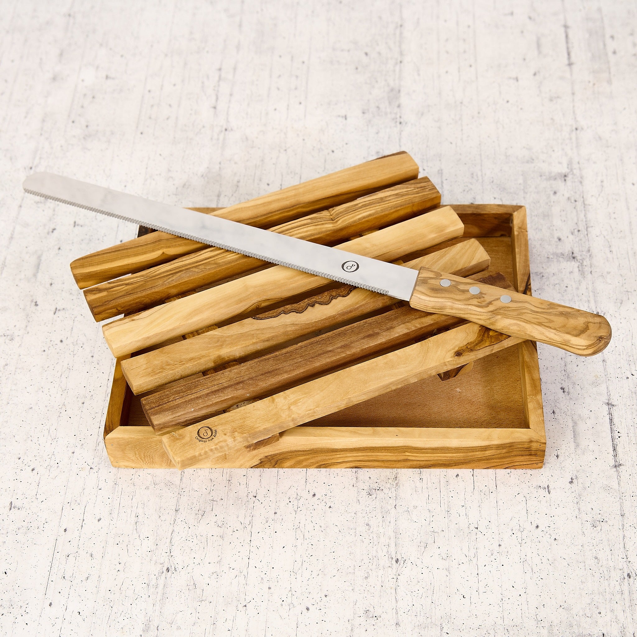 Tagliere per Pane in legno di ulivo con Coltello