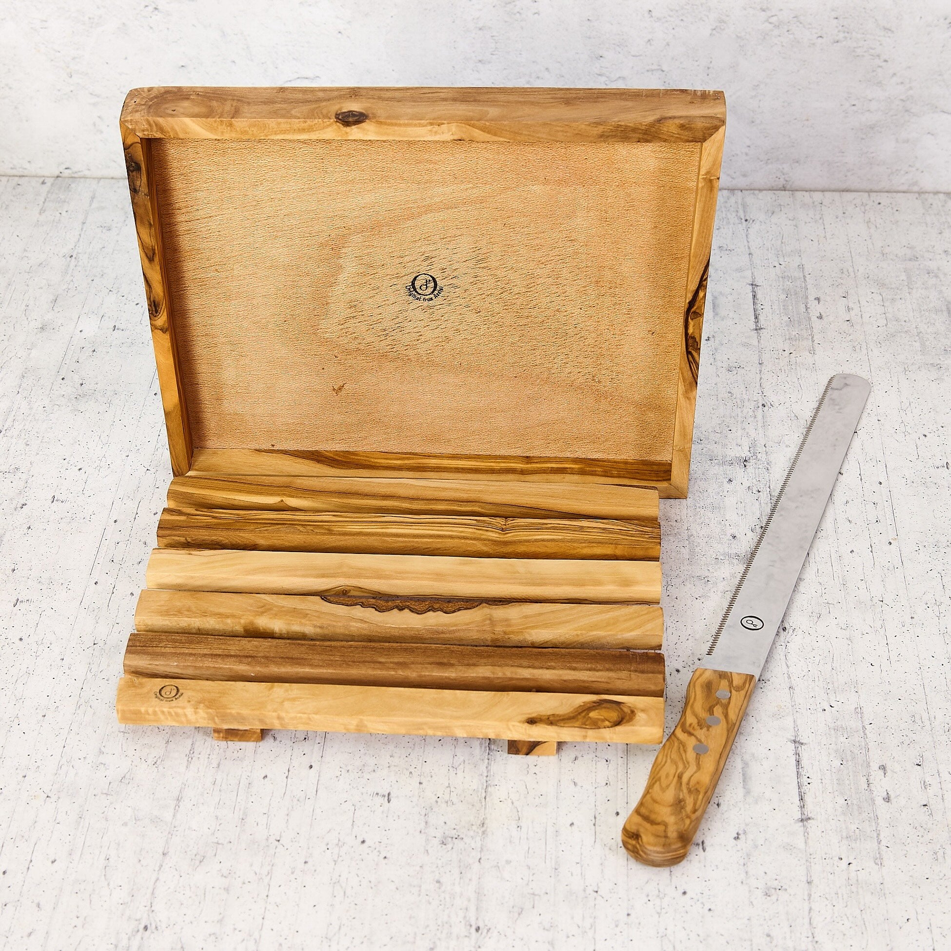Tagliere per Pane in legno di ulivo con Coltello