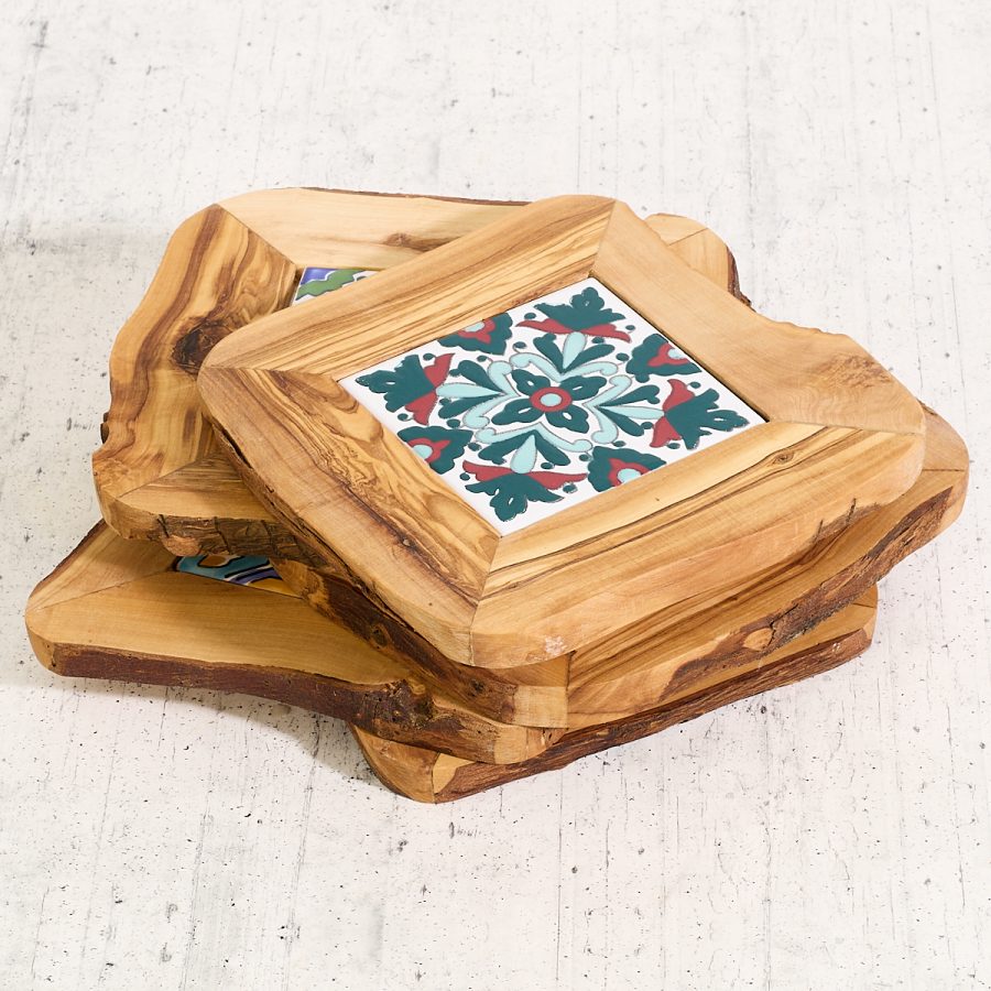 Rustic trivet in ceramic and olive wood - Image 2