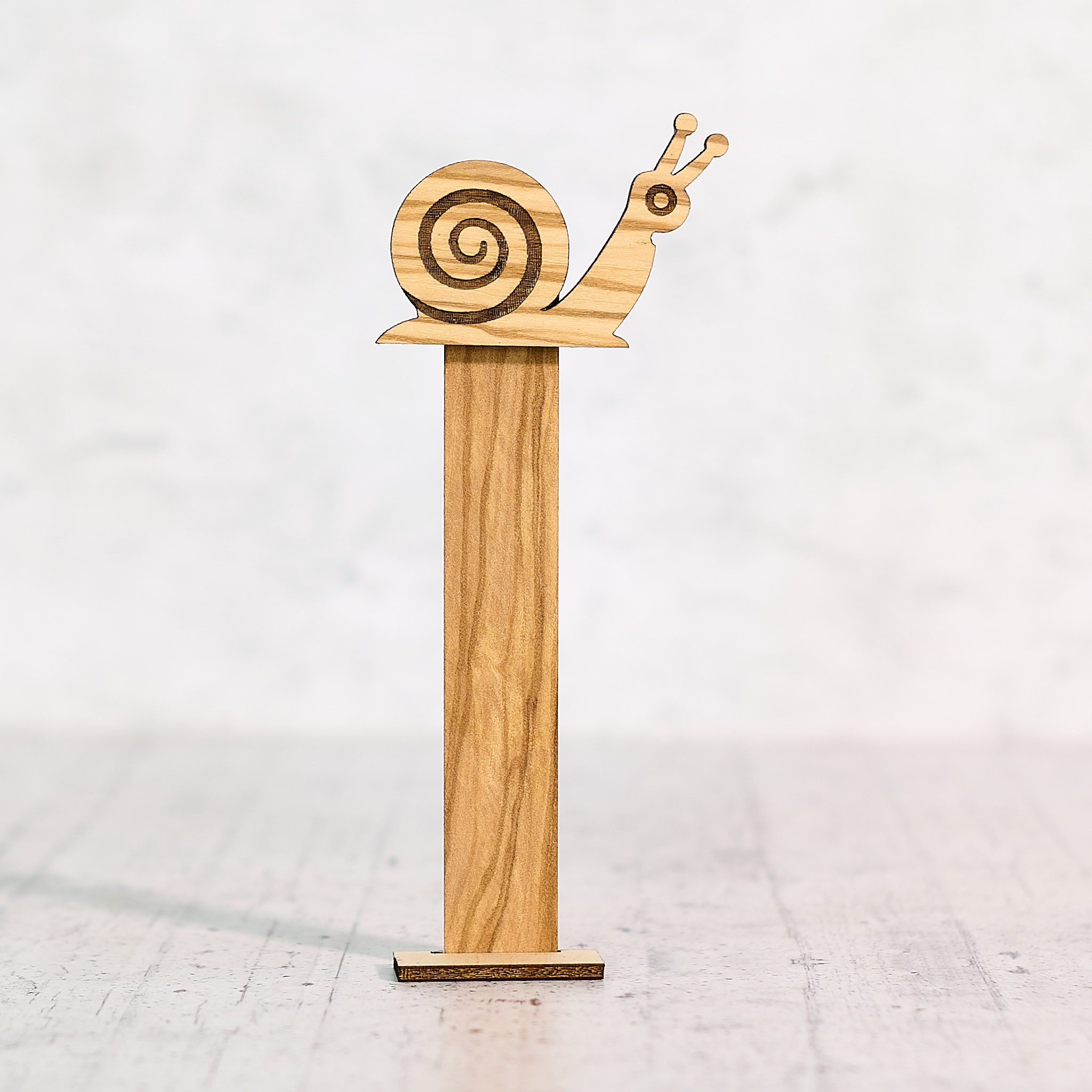 Lumaca segnalibro in legno di olivo