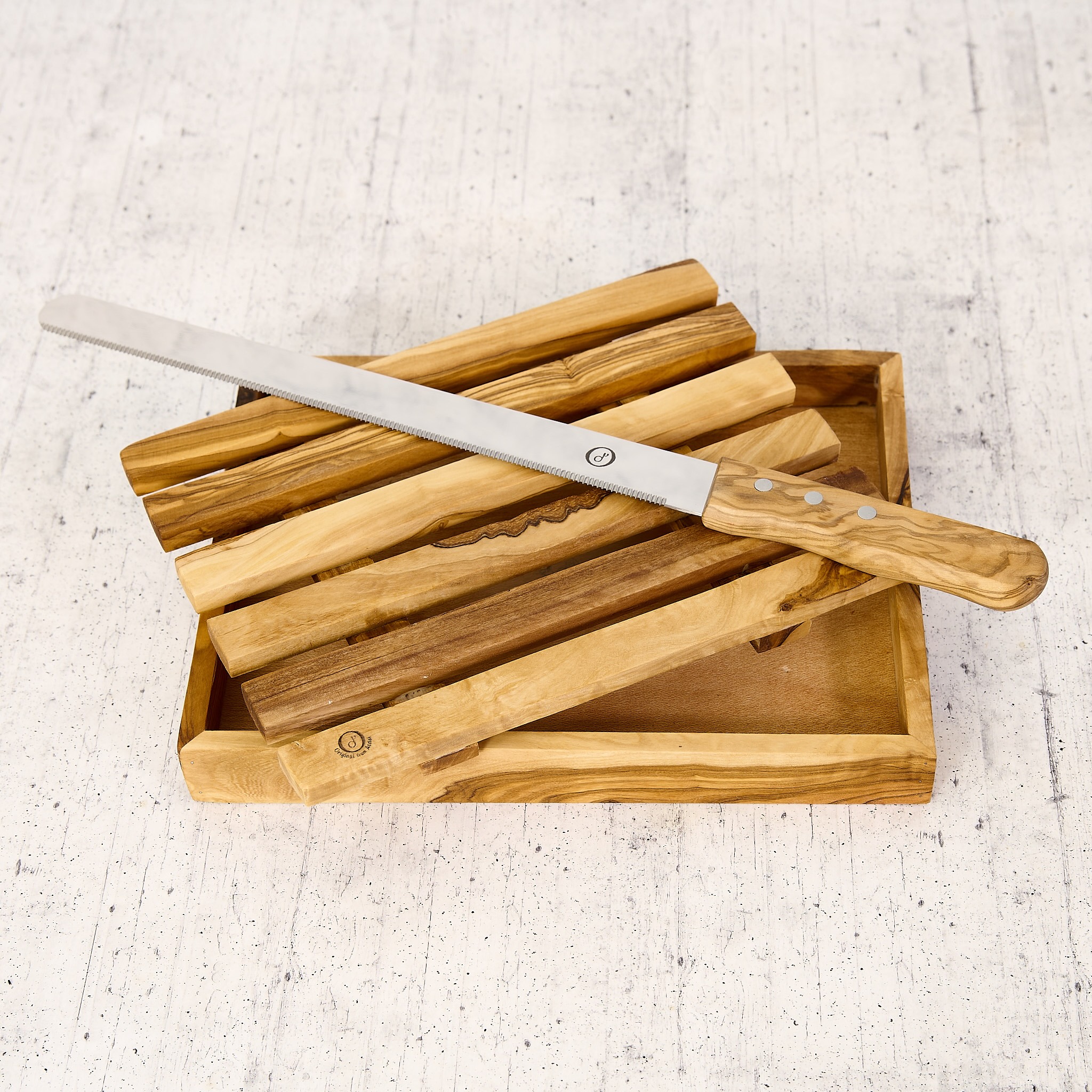 Coltello per pane con taglia pane in legno di ulivo - immagine 4